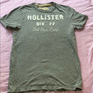 Men’s Hollister T-shirt